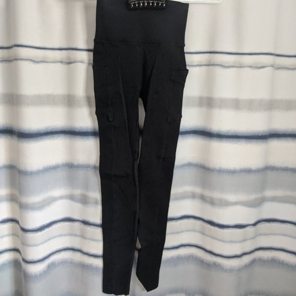 Fabletics SculptKnit Pocket Leggings - Picture 1 of 2